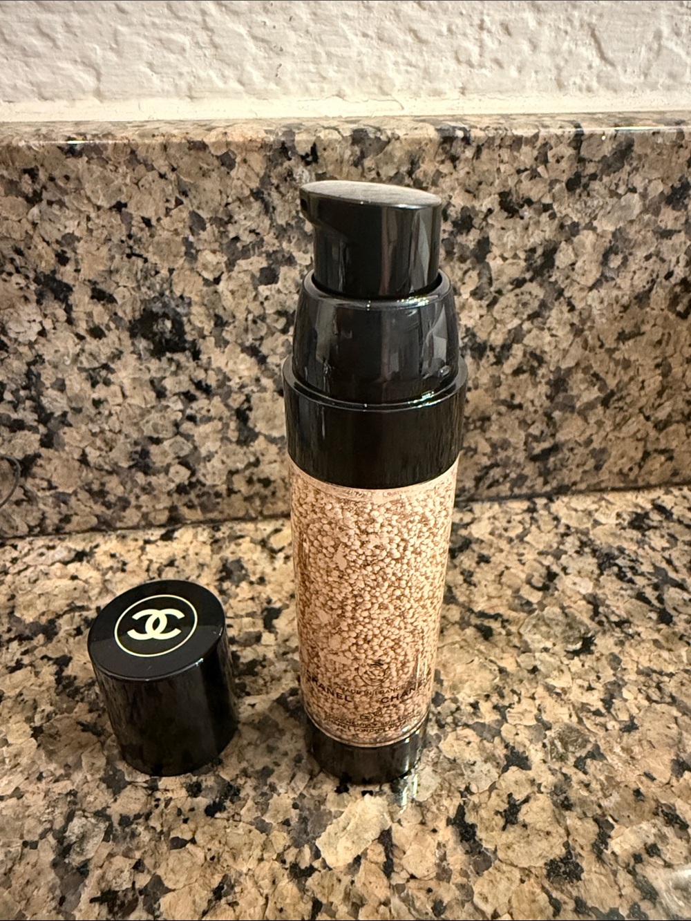 CHANEL Le Beige Fresh Water Complexion Touch shade B10 new without box